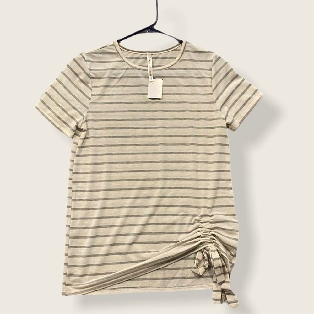 Simply Irresistible Gray Striped Short Sleeve Tee